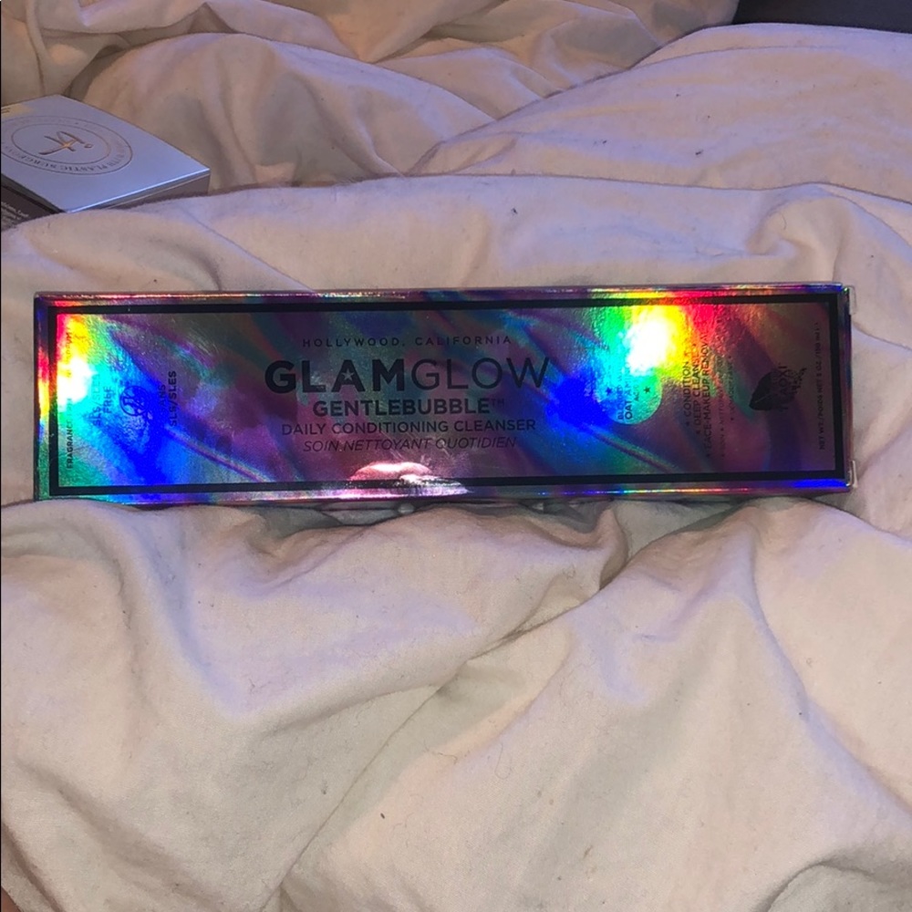 GLAMGLOW Gentlebubble cleanser